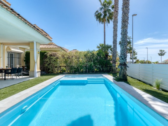 Villa, Santa Clara, R5333077