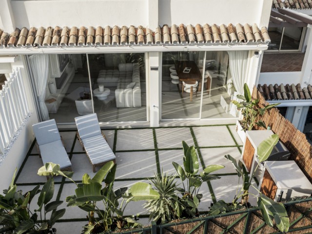 3 Bedrooms Apartment in Nueva Andalucía