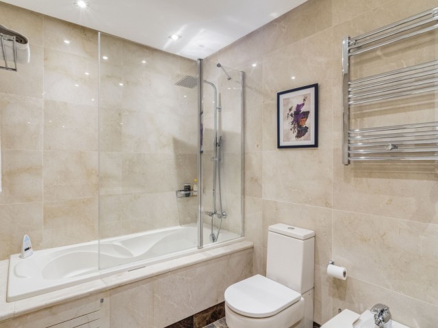 4 Bedrooms Villa in Estepona