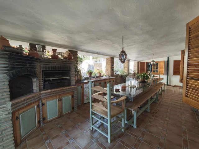 4 Soveroms Villa i San Luis de Sabinillas