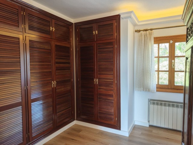 4 Soveroms Villa i San Luis de Sabinillas