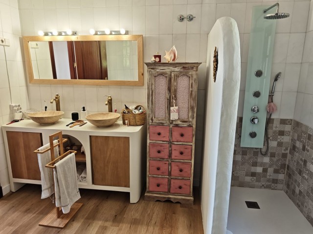 4 Soveroms Villa i San Luis de Sabinillas