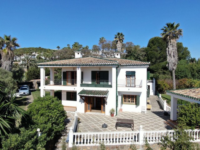 Huvila, San Luis de Sabinillas, R5353336