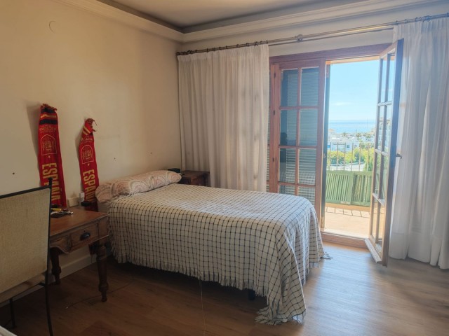 4 Soveroms Villa i San Luis de Sabinillas