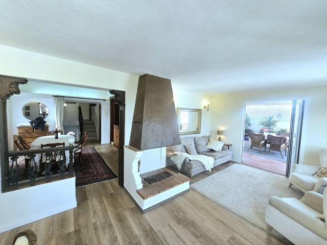 2 Bedrooms Villa in Mijas