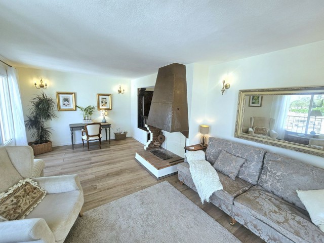 2 Bedrooms Villa in Mijas