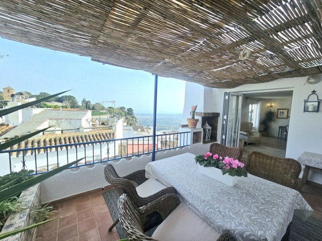 2 Bedrooms Villa in Mijas
