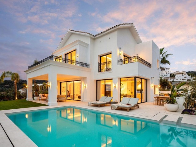 5 Bedrooms Villa in Los Arqueros