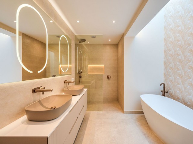 3 Bedrooms Apartment in Nueva Andalucía