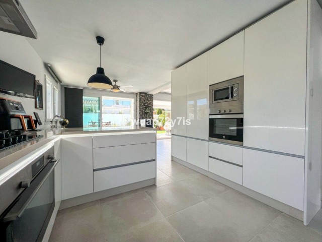 3 Soveroms Villa i Atalaya