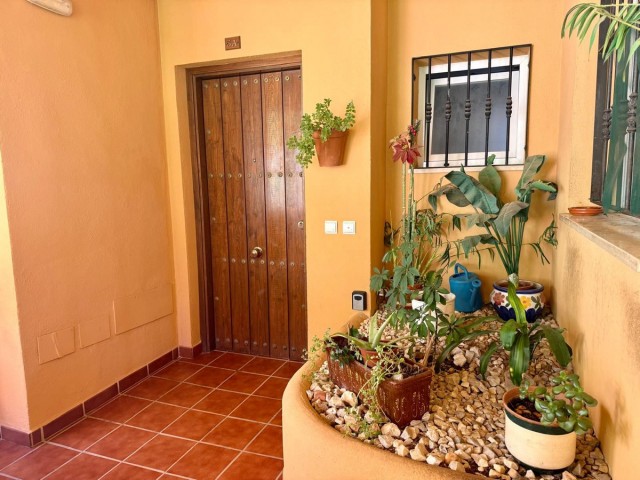 Apartment, Calahonda, R5353555