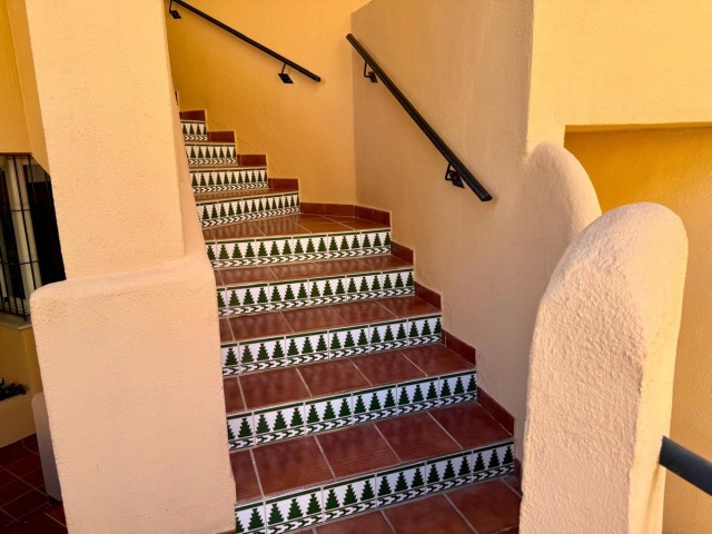 Apartment, Calahonda, R5353555