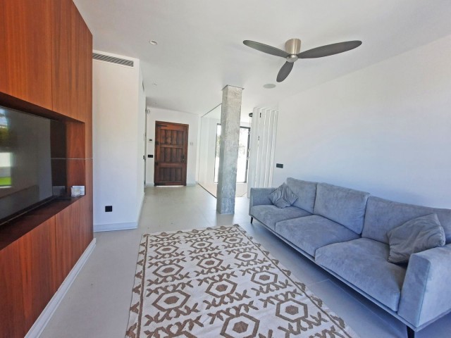 4 Bedrooms Villa in Elviria