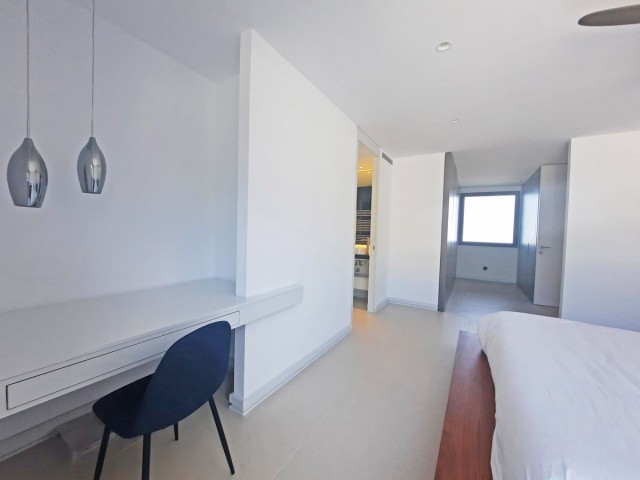 4 Bedrooms Villa in Elviria