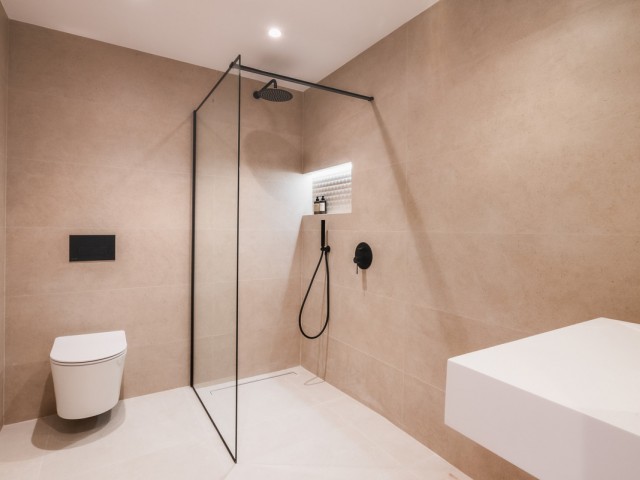 4 Bedrooms Apartment in Nueva Andalucía