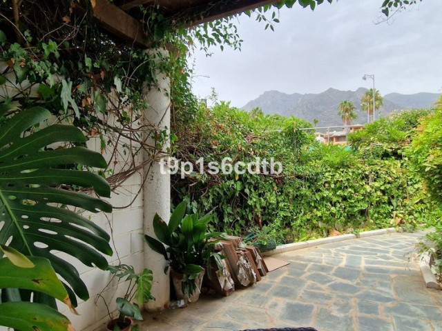 5 Bedrooms Villa in Marbella