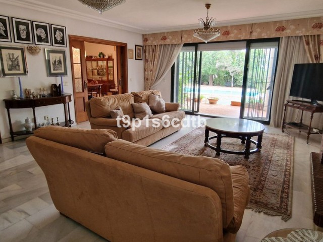 5 Bedrooms Villa in Marbella