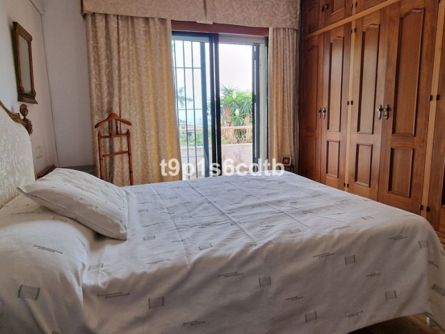 5 Bedrooms Villa in Marbella