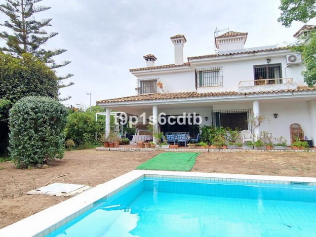 5 Makuuhuoneen Huvila Marbella