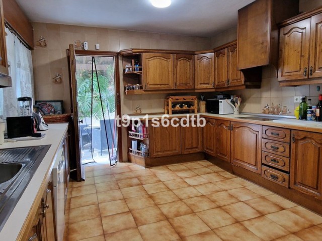 5 Makuuhuoneen Huvila Marbella