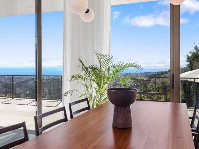 5 Bedrooms Villa in Benahavís