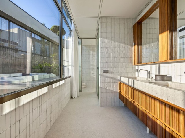 5 Bedrooms Villa in Benahavís