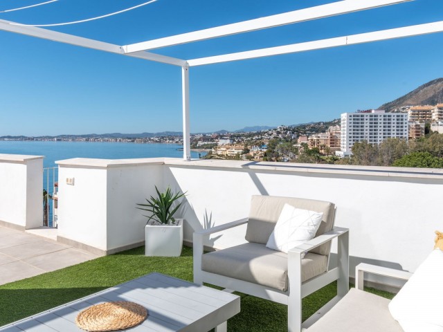 Ático con 3 Dormitorios  en Torrequebrada