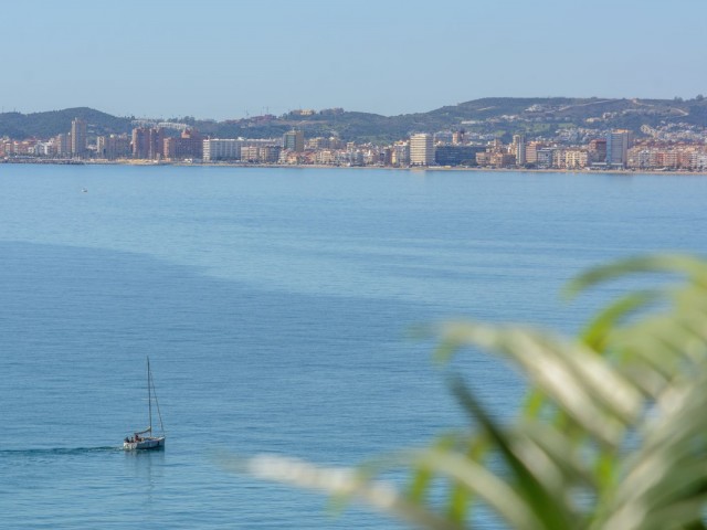Ático con 3 Dormitorios  en Torrequebrada