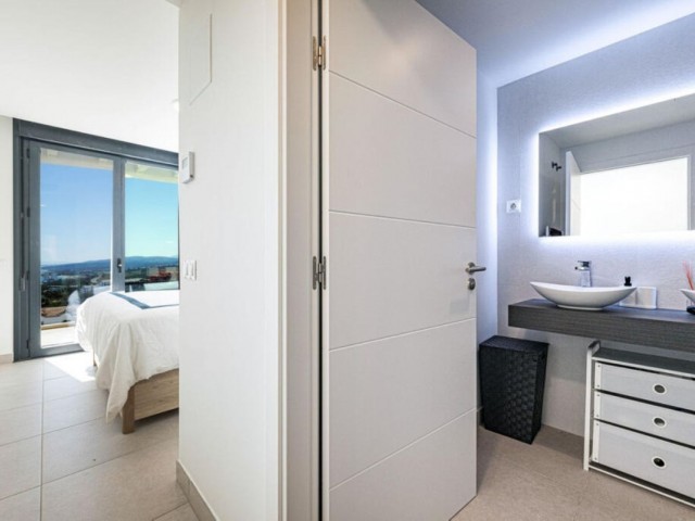 4 Slaapkamer Rijtjeshuis in Manilva
