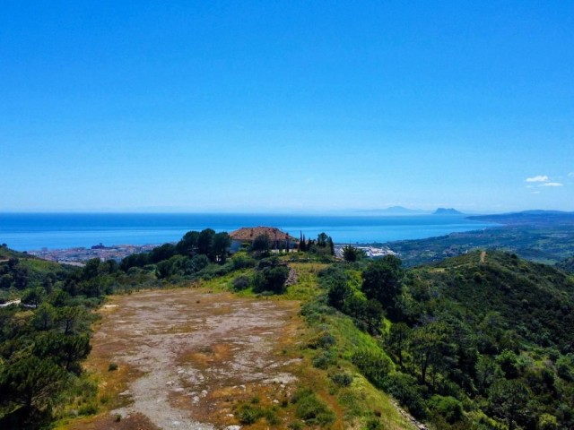  Grundstück in Estepona