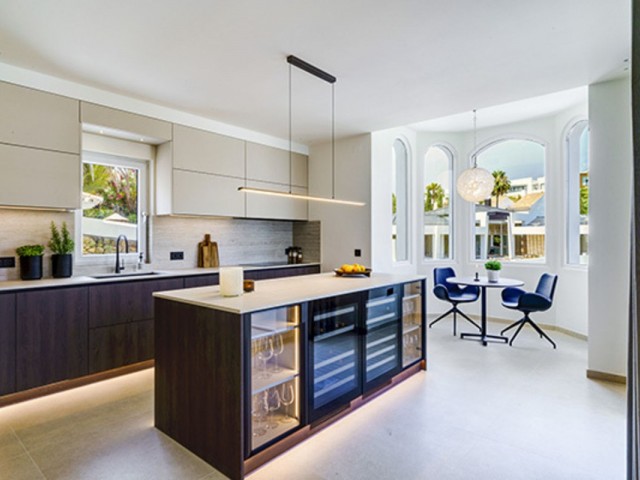 5 Bedrooms Villa in Nueva Andalucía