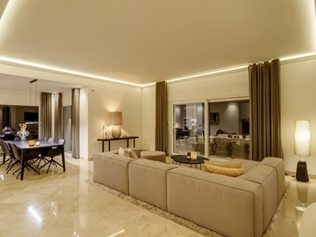 5 Bedrooms Villa in Nueva Andalucía