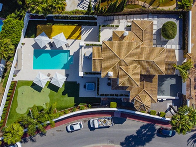 5 Bedrooms Villa in Nueva Andalucía