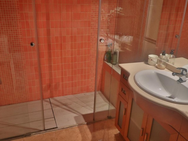 Appartement avec 3 Chambres  à Málaga