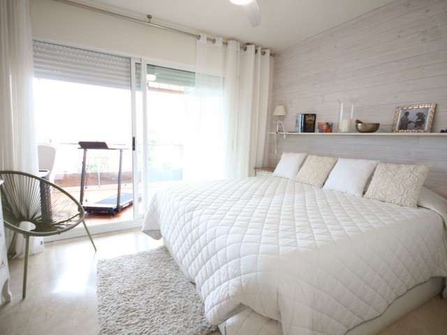 Kattohuoneisto Guadalmina Alta