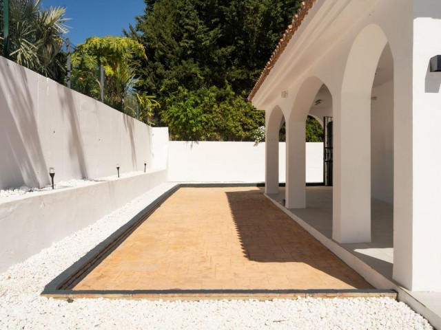 4 Bedrooms Villa in Estepona