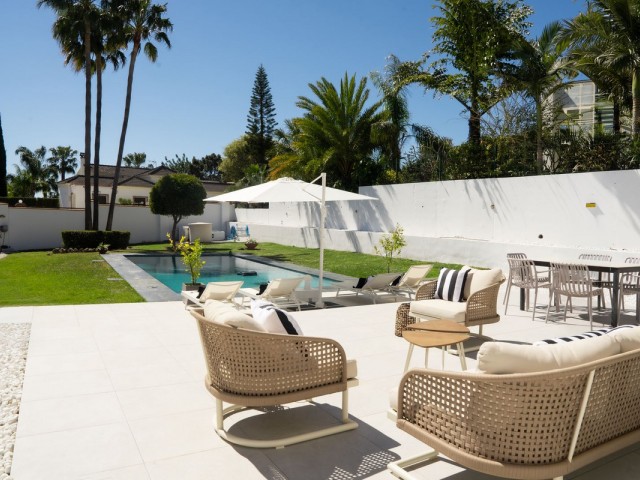 4 Bedrooms Villa in Estepona