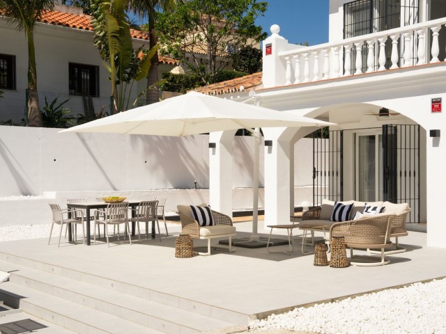4 Bedrooms Villa in Estepona