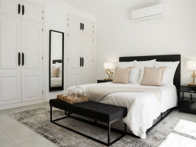 4 Bedrooms Villa in Estepona