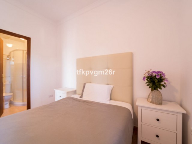 7 Bedrooms Villa in Estepona