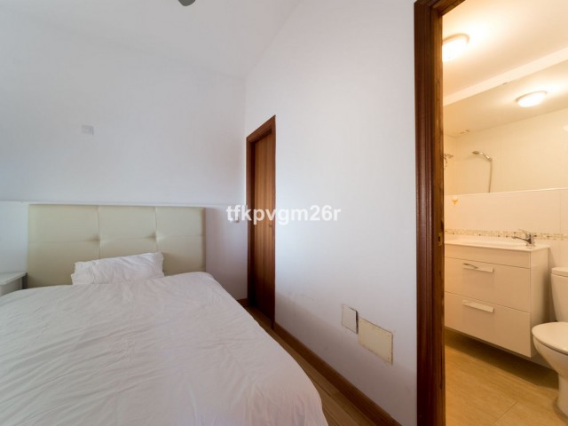 7 Bedrooms Villa in Estepona