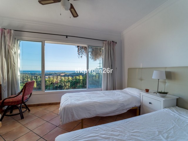 7 Bedrooms Villa in Estepona