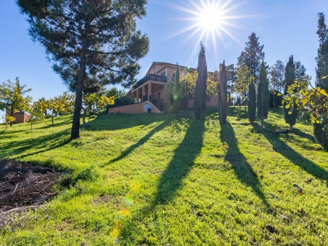 5 Bedrooms Villa in Mijas