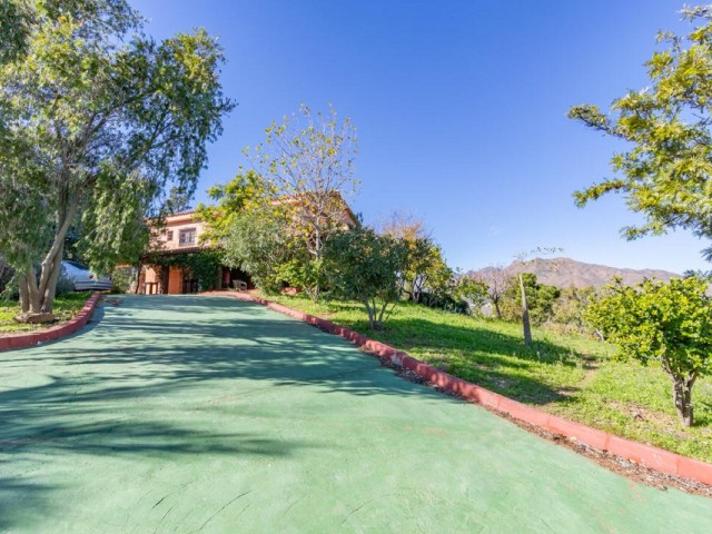 5 Bedrooms Villa in Mijas