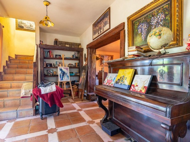 5 Bedrooms Villa in Mijas