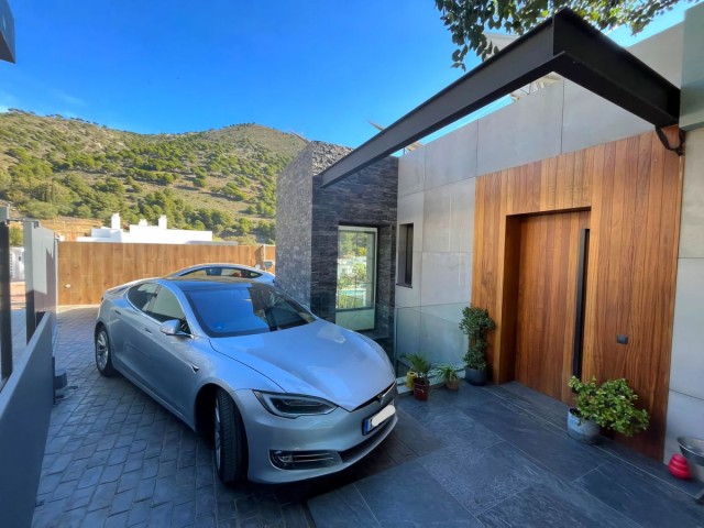 5 Bedrooms Villa in Mijas