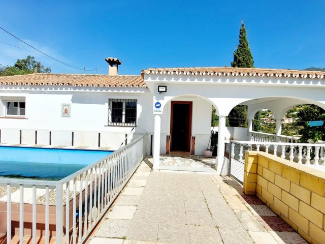 5 Bedrooms Villa in Mijas