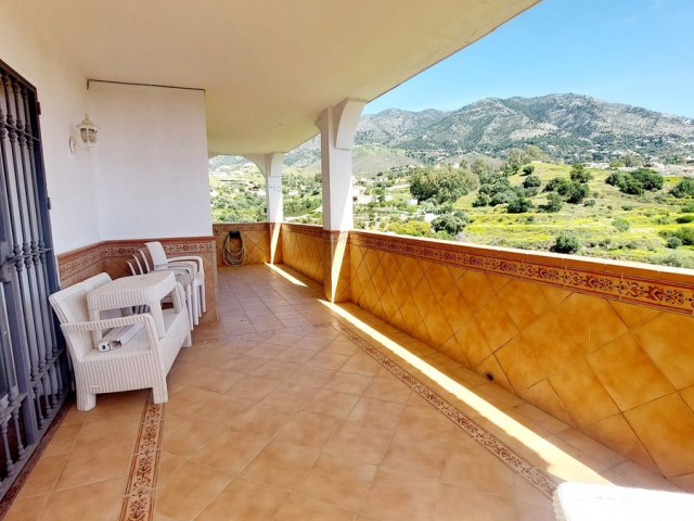 5 Bedrooms Villa in Mijas