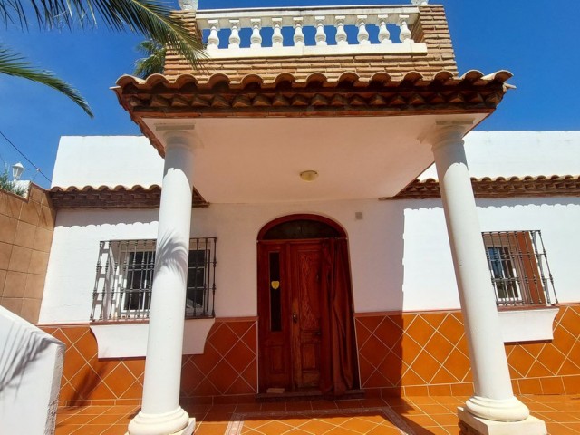 5 Bedrooms Villa in Mijas