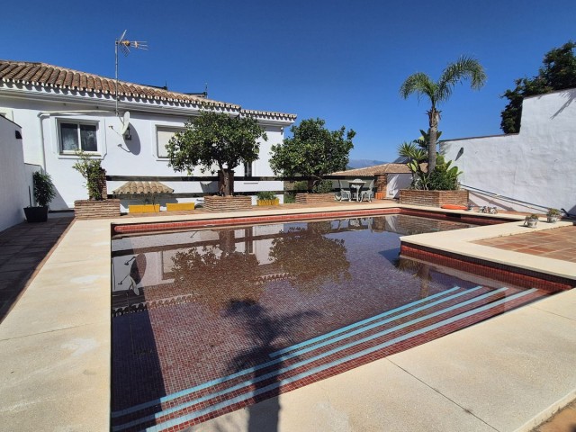 Villa, Alhaurin Golf, R5015329